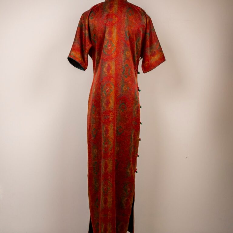 Comfortable size measurement of the silk cheongsam collar