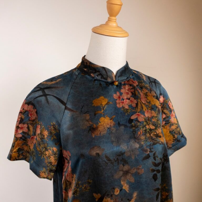 Silk cheongsam protection against sweat erosion wearing instructions