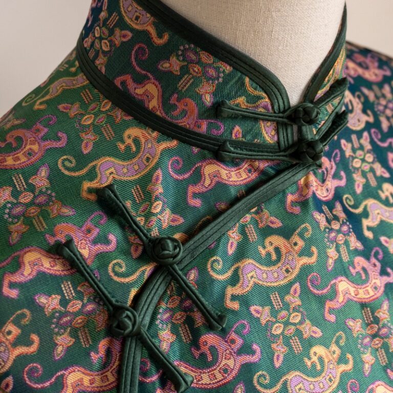 The method for selecting the exquisite style of a banquet-style handcrafted cheongsam