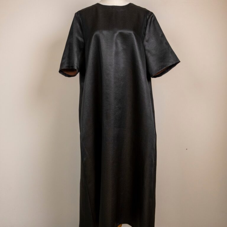Guide for Selecting the Right Size for Tall Women’s Cheongsam Garments